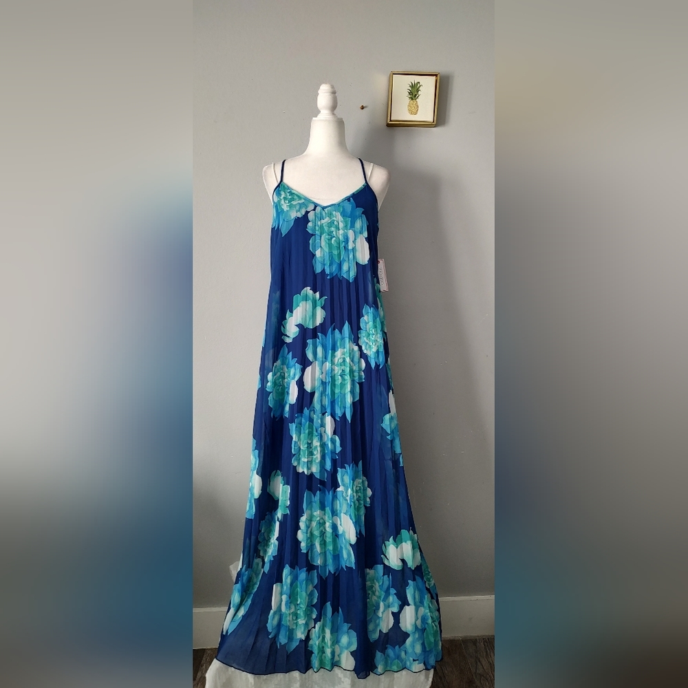 BISOU BISOU dress Women Style Pleated Belt Color Blue Sleeveless Size 10 New Tag